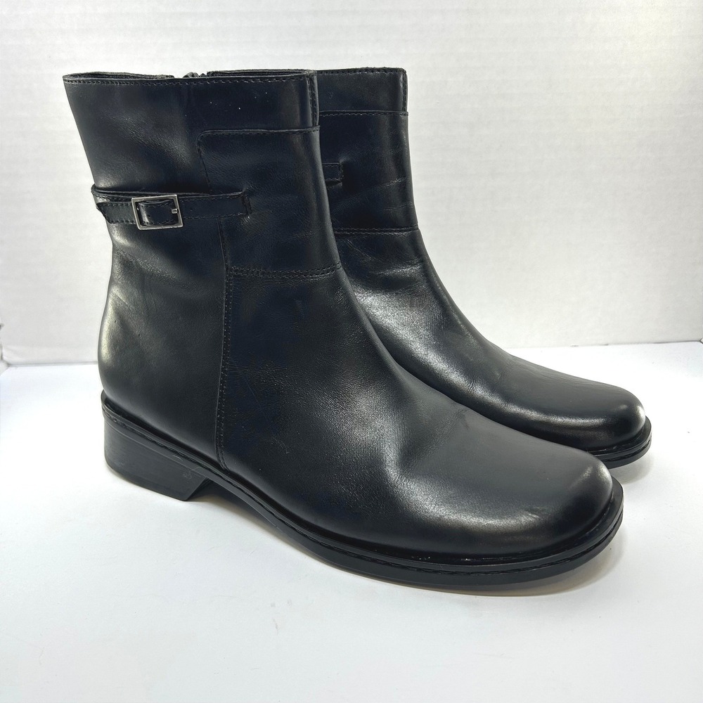 Vintage Clarks 90s Minimalist Ankle Boots 7M Leather Office Siren Goth Black